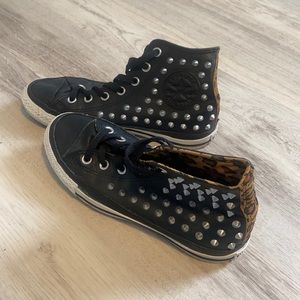High top leopard studded Converse